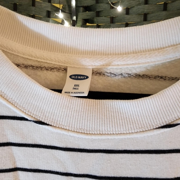 Old Navy XXL Tall sweatshirt fleece inside white with Black - Picture 3 of 3